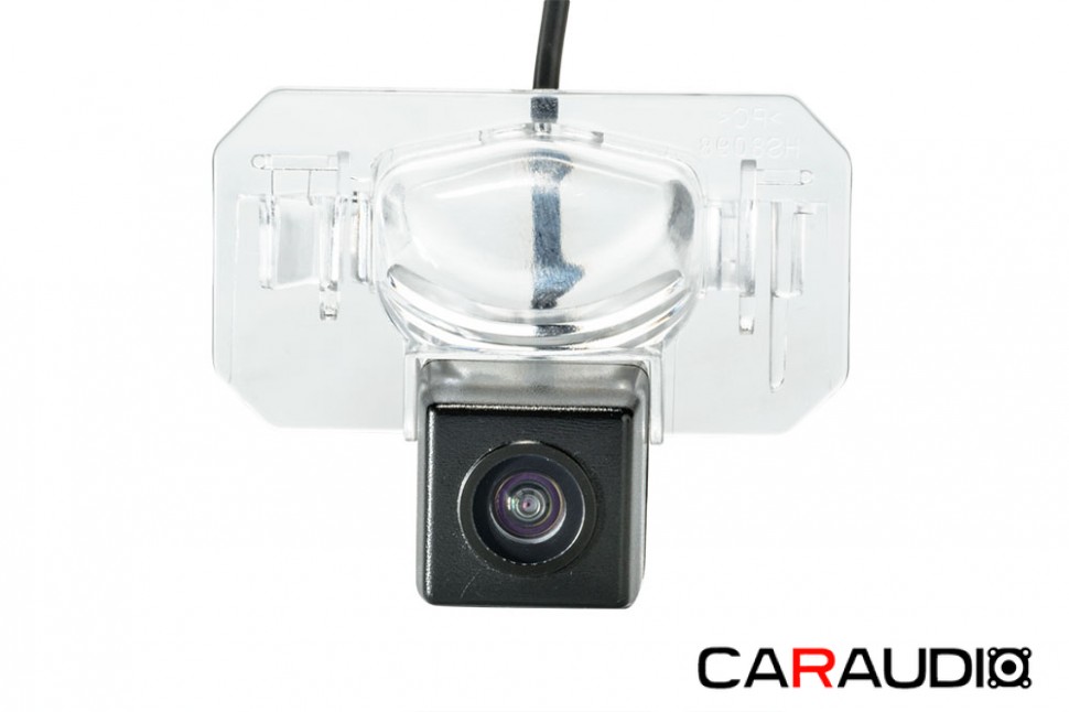 Штатная камера заднего вида PHANTOM CA-35+FM-22 (Honda/Acura)