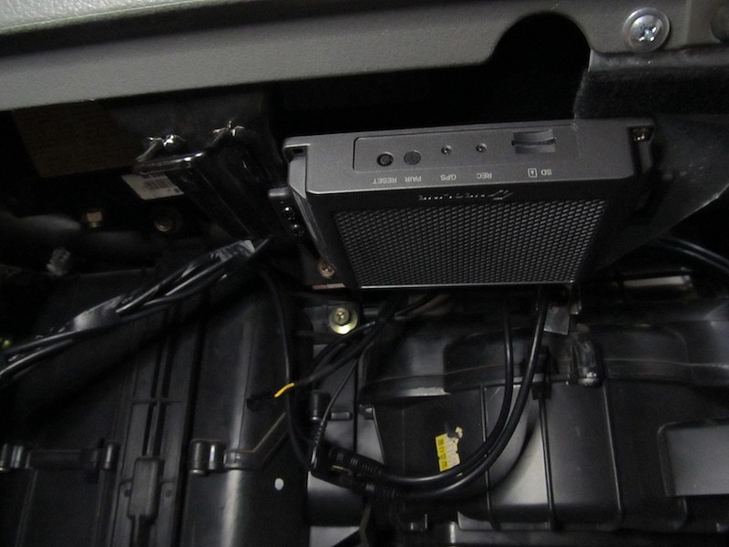 видеорегистратор скрытой установки с разнесенным блоком и двумя камерами 
