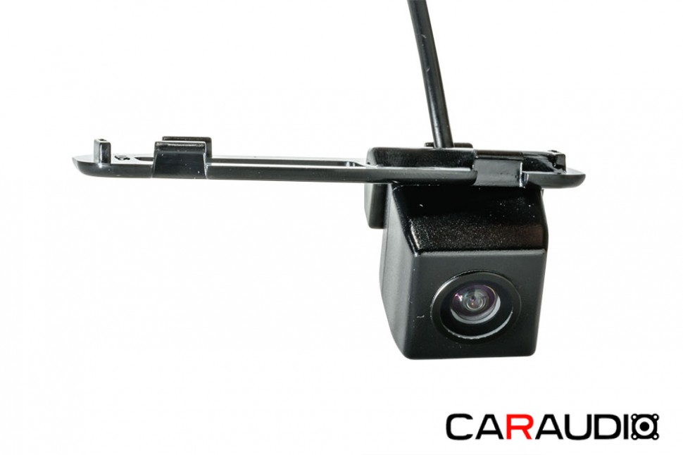 Штатная камера заднего вида PHANTOM CA-35+FM-23 (Honda/Acura)
