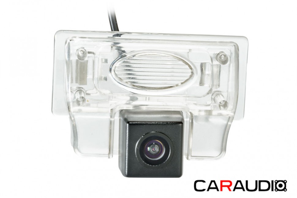 Штатная камера заднего вида PHANTOM CA-35+FM-27 (Nissan)