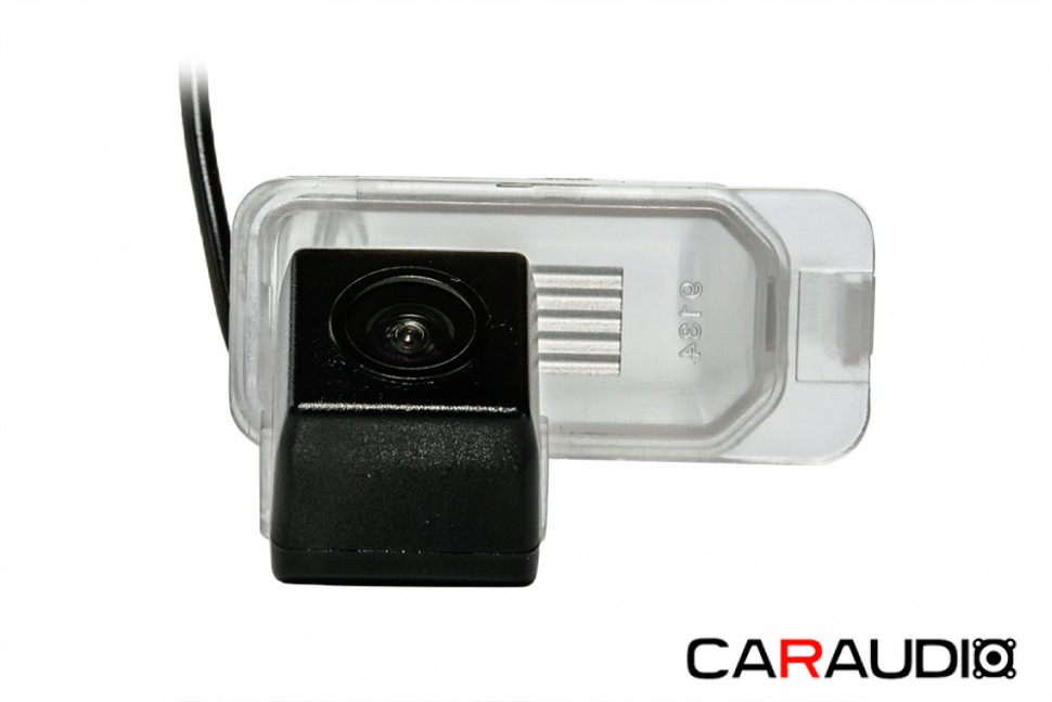 Штатная камера заднего вида PHANTOM CA-35+FM-48 (Ford)